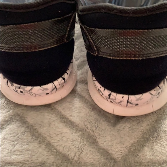 Nike Sneakers - Picture 3 of 15